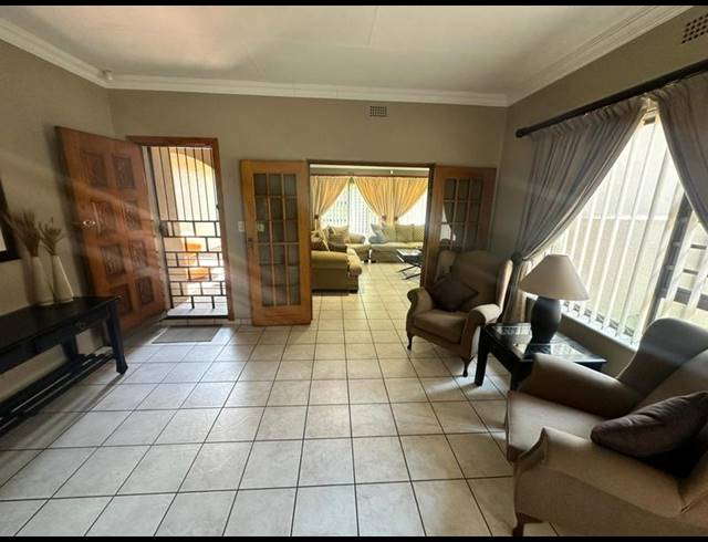 3 BEDROOM HOUSE FOR SALE IN BRACKENHURST